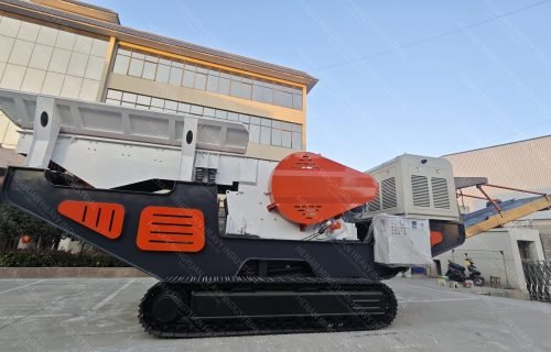 Crawler jaw crusher mounted on a crawler track for mobile, high-performance crushing in mining, construction, and aggregate industries
